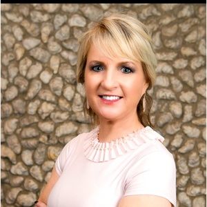 Meet your Posher, Denise